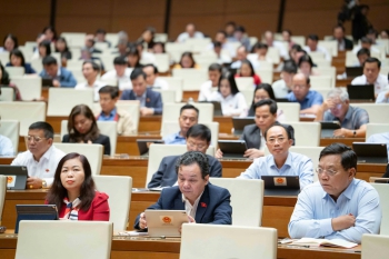 Bộ trưởng Trần Hồng Minh làm rõ nhiều nội dung tại dự thảo Luật Xây dựng (sửa đổi)